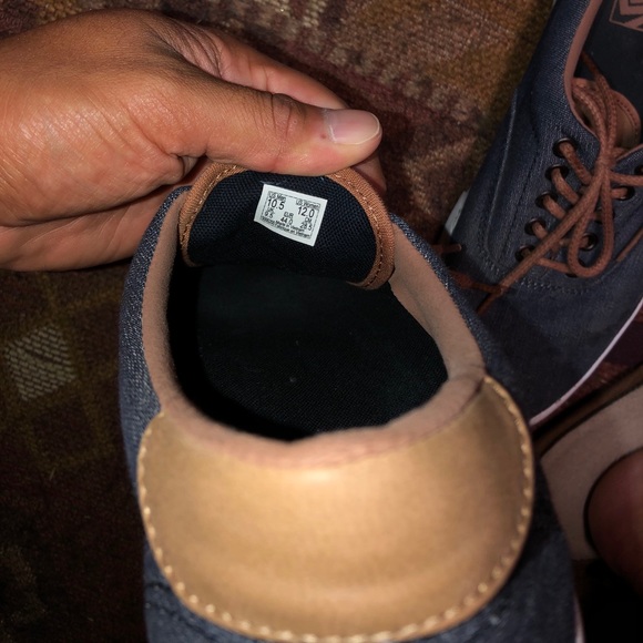 Vans - Picture 3 of 3